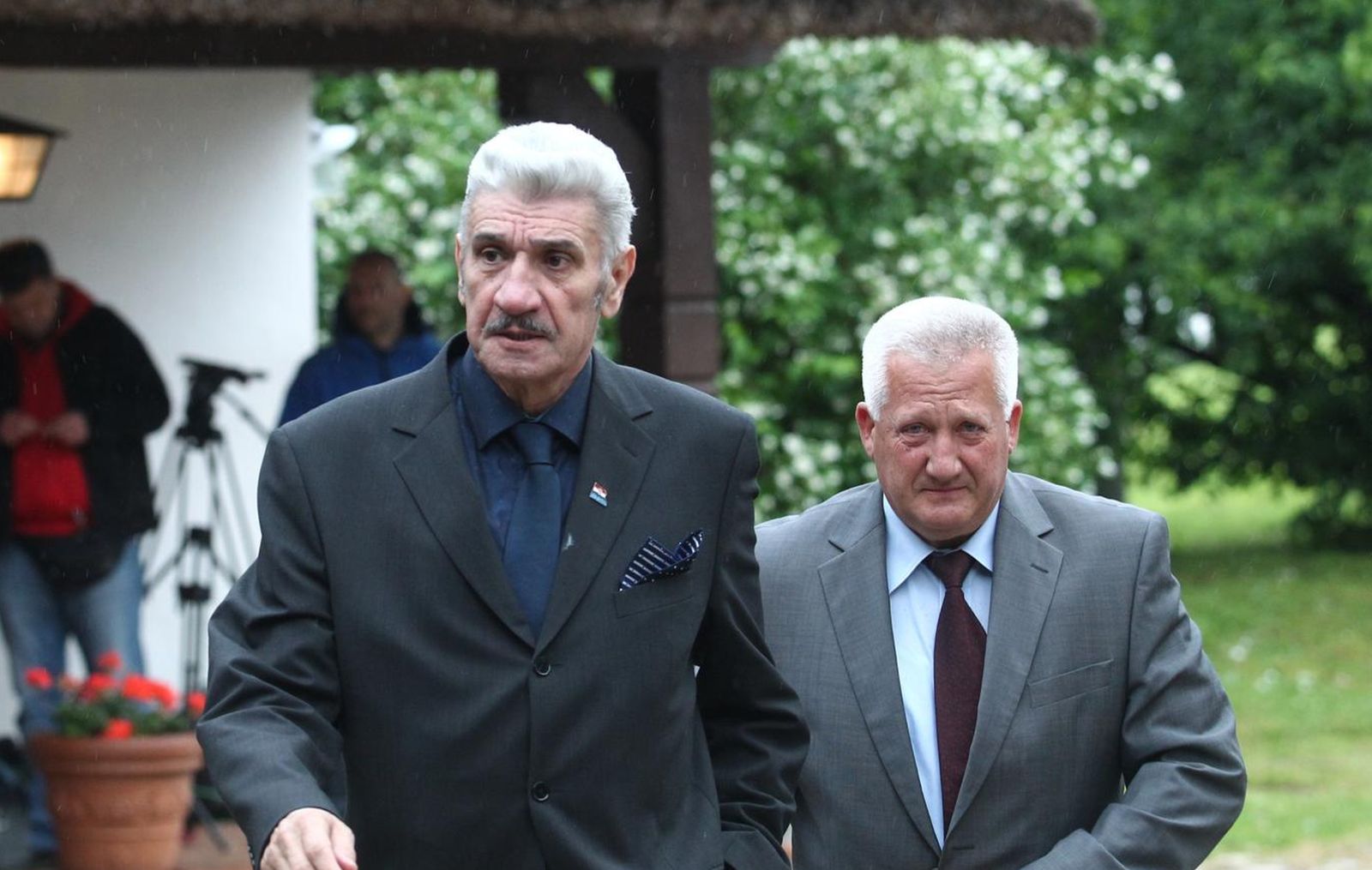 22.05.2015., Zagreb - U vili Prekrizje odrzana je prva sjednica Vijeca za domovinsku sigurnost. Davor Domazet Loso  i Pavao Miljavac. Photo: Zeljko Lukunic/PIXSELL