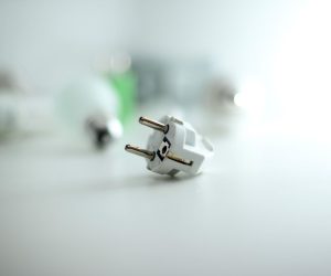 22.06.2013., , Zagreb - Ilustracija za elektricnu struju i potrosnju. Prije samog ulaska u Europsku uniju Hrvatska elektroprivreda - HEP, dobila je konkuenciju a rijec je o slovenskoj tvrtki GEN-I koja obecaje i do 30 posto jeftiniju struju te tvrtka RWE Energija koja upravo priprema izlazak na siroko trziste pa gradjani uskoro mogu ocekivati informacije o konkretnim ponudama za kupce. r"nPhoto: Sanjin Strukic/PIXSELL