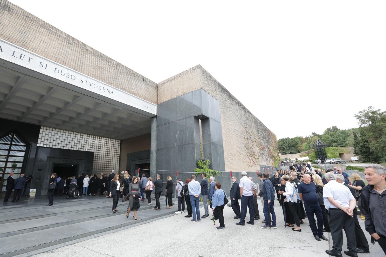 23.08.2022., Zagreb - Posljedni ispracaj visestruko nagradjivanog novinara, reportera i urednika Nove TV Mislava Bage na Krematoriju Gaj urni. Photo: Robert Anic/PIXSELL