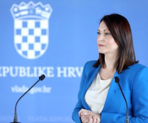 25.08.2022., Zagreb -U Nacionalnoj i sveucilisnoj knjiznici odrzana je 143. sjednica Vlade na kojoj je, uz ostalo, raspravljano o odlukama o donosenju Programa potpore poljoprovrednim proizvodjacima. Nakon sjednice medijima se obratila Natasa Tramisak.
 Photo: Patrik Macek/PIXSELL
