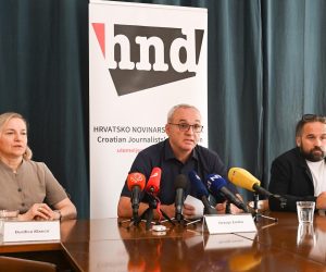 26.08.2022., Zagreb - U Hrvatskom novinarskom drustvu odrzana je konferencija za medije povodom rezultata rada povjerenstva koje je trebalo utvrditi je li bilo pogresaka i propusta u medicinskoj skrbi preminulog novinara Vladimira Matijanica.Na konferenciji su govorili Hrvoje Zovko predsjednik HND-a, Djurdjica Klancir novinarka portala Net.hr, te Ilko Cimic novinar portala index.hr. Hrvoje Zovko, Djurdjica Klancir, Ilko Cimic. Photo: Davorin Visnjic/PIXSELL