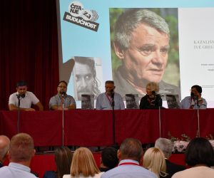 27.08.2022., Orasje, Bosna i Hercegovina - Uoci otvorenja ovogodisnjih 27. Dana hrvatskog filma 'Ivo Gregurevic' odrzana je promocija monografije "Ivo Gregurević" u kino dvorani Orasje. U raskosno opremljenoj monografiji, s vise od 500 fotografija, prikazani su svi segmenti Gregureviceve karijere tijekom koje je odigrao 196 uloga. Autori monografije su Boris Senker, Daniel Rafaelic, Lada Martinac Kralj i Nada Koturic.  Photo: Ivica Galovic/PIXSELL