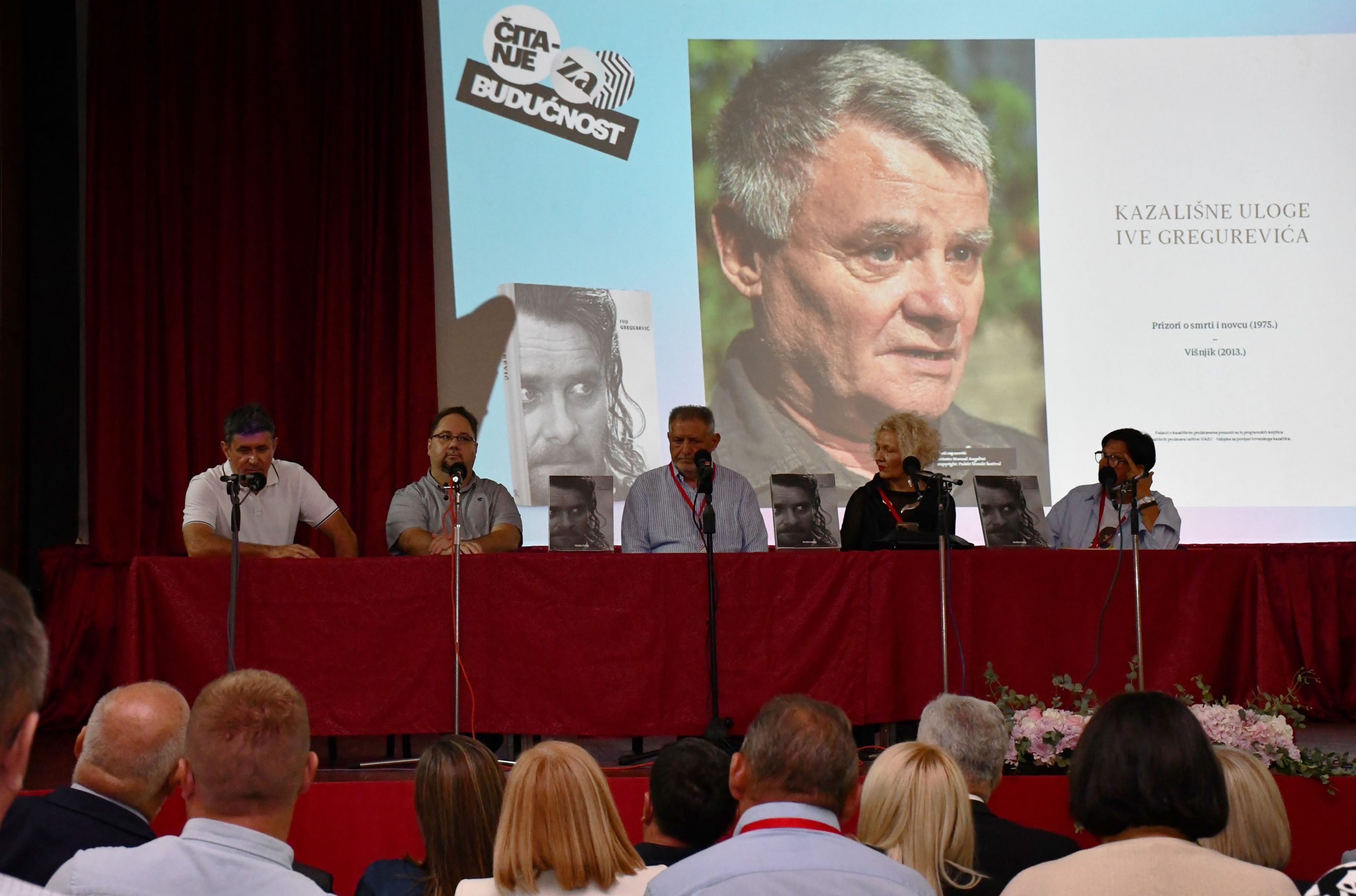 27.08.2022., Orasje, Bosna i Hercegovina - Uoci otvorenja ovogodisnjih 27. Dana hrvatskog filma 'Ivo Gregurevic' odrzana je promocija monografije "Ivo Gregurević" u kino dvorani Orasje. U raskosno opremljenoj monografiji, s vise od 500 fotografija, prikazani su svi segmenti Gregureviceve karijere tijekom koje je odigrao 196 uloga. Autori monografije su Boris Senker, Daniel Rafaelic, Lada Martinac Kralj i Nada Koturic.  Photo: Ivica Galovic/PIXSELL