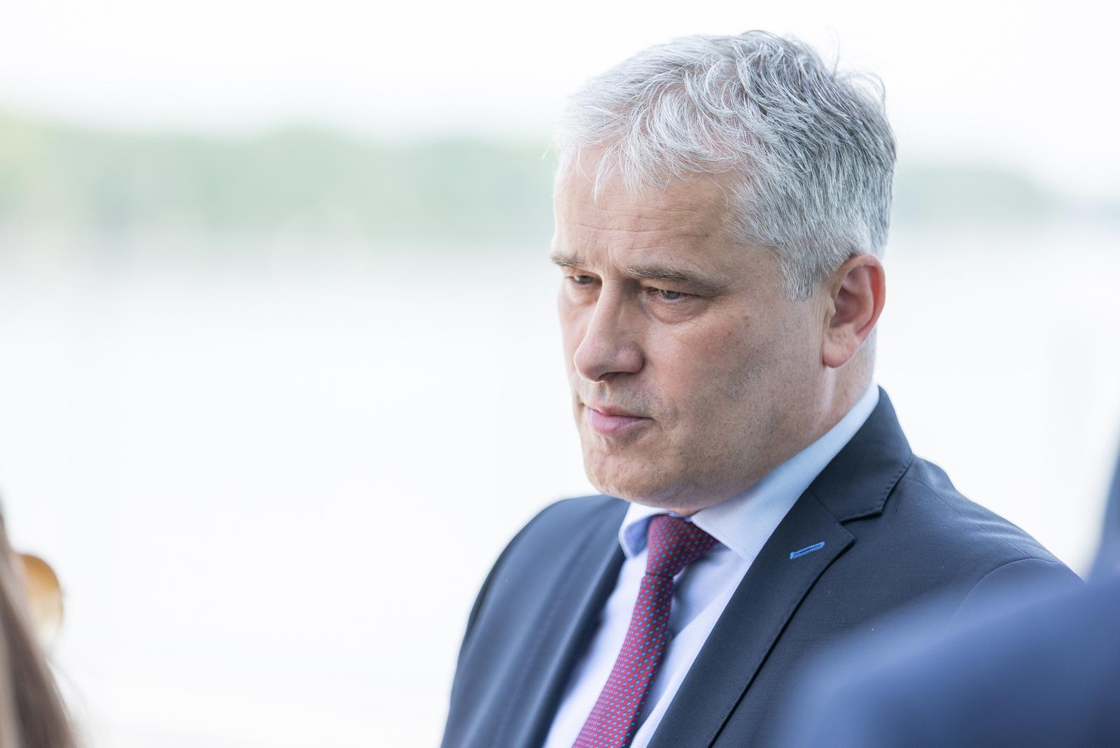 28.06.2022., Vukovar - Svecano potpisivanje Ugovora o izvodjenju radova regulacije desne obale rijeke Dunav od usca rijeke Vuke u duzini od rkm 1333 do rkm 1311. Generalni direktor Hrvatskih voda mr.sc. Zoran Djurokovic.   Photo: Davor Javorovic/PIXSELL
