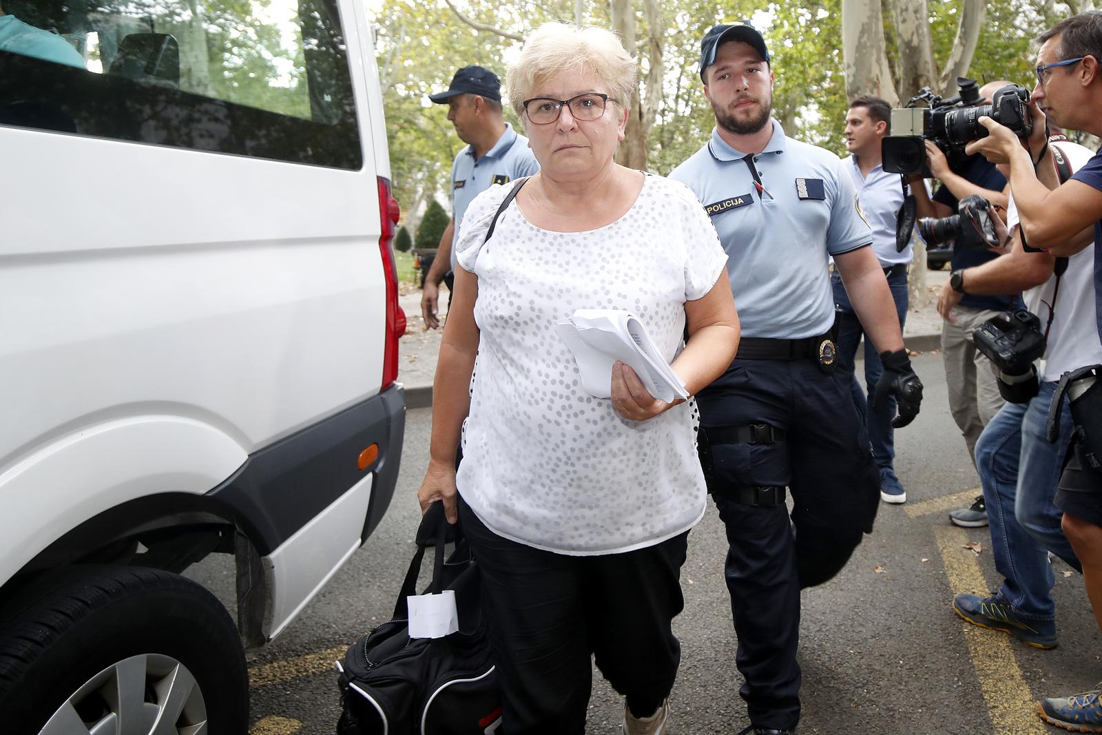28.08.2022., Zagreb - Uhiceni u akciji policije i USKOK-a zbog sumnje u malverzacije s prirodnim plinom dolaze na Zupanijski sud. predsjednica uprave tvrtke Plinara istocne Slavonije Marija Ratkic Photo: Slavko Midzor/PIXSELL