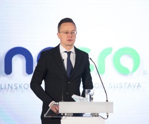29.01.2021. Omisalj - Plutajuci LNG terminal u Omislju i spojni plinovod Zlobin – Omisalj, kojim ce ukapljeni prirodni plin (UPP/LNG) otpravljati u hrvatski transportni plinski sustav i do kupaca svecano su u petak pusteni u rad.  Peter Szijjarto. Photo: Nel Pavletic/PIXSELL