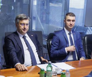 29.7.2022.., Tunel Ucka - Premijer Andrej Plenkovic  na sastanku i obilasku gradilista druge cijevi Tunela i buducim planovima o razvoju projekta Istarskog ipsilona. Uz predsjednika Vlade bili su potpredsjednik Vlade i ministar mora, prometa i infrastrukture Oleg Butkovic, ministar gospodarstva i odrzivog razvoja Davor Filipovic te ministar zdravstva Vili Beros.  

 Photo: Nel Pavletic/PIXSELL