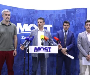 29.08.2022., Zagreb - Na konferenciji za medije Mosta odrzanoj u zagrebackom sjedistu stranke o malverzacijama u Ini govorili su Bozo Petrov, Nino Raspudic, Nikola Grmoja i Zvonimir Troskot.
 Photo: Patrik Macek/PIXSELL