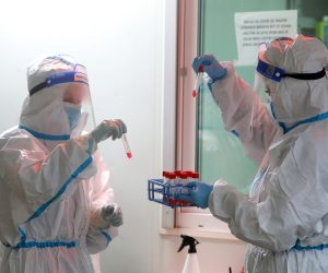 29.10.2021., Karlovac -  Zbog povecanog broja novooboljelih od koronavirusa u Karlovackoj zupaniji povecane su guzve na testiranju na drive-inu u Luscicu, gdje se gradjani mogu testirati svakodnevno od 7 do 10 sati ujutro. Photo: Kristina Stedul Fabac/PIXSELL