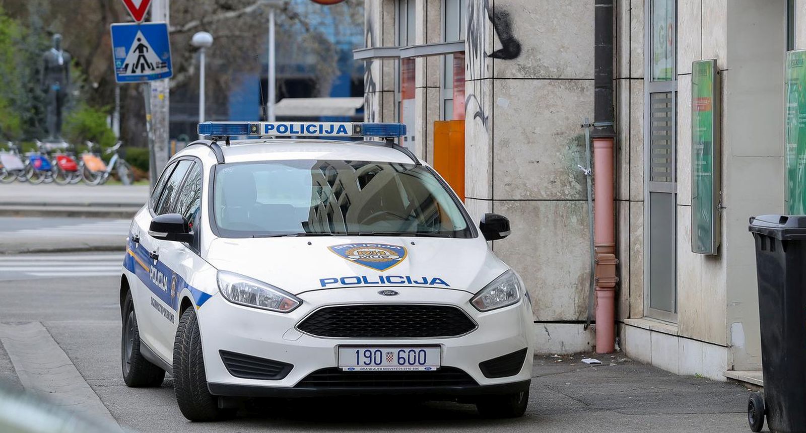 30.03.2020., Zagreb - Pljacka banke Sberbank u Maksimirskoj cesti 120. Photo: Luka Stanzl/PIXSELL