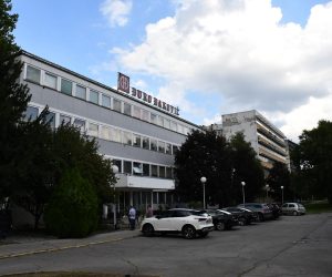 31.08.2022., Slavonski Brod - Generalna skupstina grupacije Djuro Djakovic na kojoj su donesene odluke koje bi trebale dati pravo novom investitoru ulazak u tvrtku i njezinu dokapitalizaciju. Ceski investitir ima rok od mjesec dana da unese predvidjena financijska sredstva, a na reviziji je i procjena nematerijalne imovine. Photo: Ivica Galovic/PIXSELL