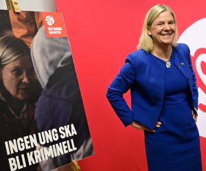 epa10137702 Magdalena Andersson, Prime Minister of Sweden and Party leader of the Social Democrats, presents the party's election manifesto at a press conference in Stockholm, Sweden, 25 August 2022. Riksdag, municipal council and regional council elections are to be held on 11 September in Sweden.  EPA/Jonas Ekstromer  SWEDEN OUT
