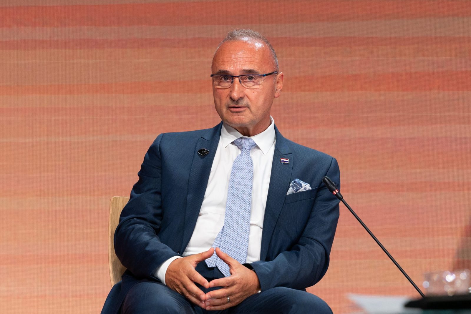 Bled, 29.08.2022.- Panel How many challenges for Europe?na tradicionalnom međunarodnom skupu Bledski strateški forum, 17. po redu, koji se održava na Bledu. Na fotografiji hrvatski ministar vanjskih poslova Gordan Grlić Radman.
foto HINA/ STA/ Katja Kodba/ ml