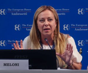 epa10158989 Brothers of Italy (FdI) party leader Giorgia Meloni attends the annual international economic conference Ambrosetti Forum at Villa d'Este in Cernobbio, Como, Italy, 04 September 2022.  EPA/MATTEO BAZZI