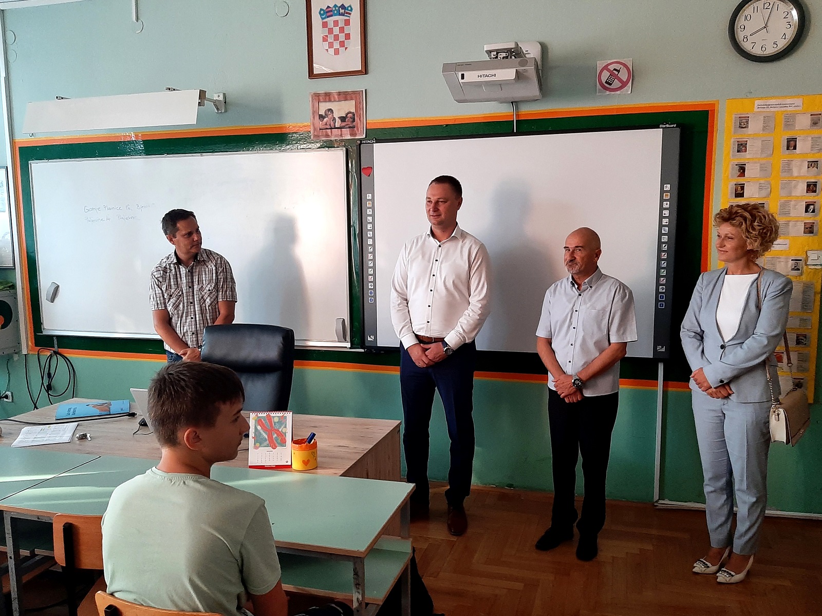 Bjelovar, 05.09.2022. - Povodom početka školske godine bjelovarsko-bilogorski župan Marko Marušić obišao je Obrtničku školu Bjelovar u društvu zamjenice Marije Jungić i ravnatelja škole Branka Cvetkovića. foto HINA/ Igor KOKORUŠ/ ml