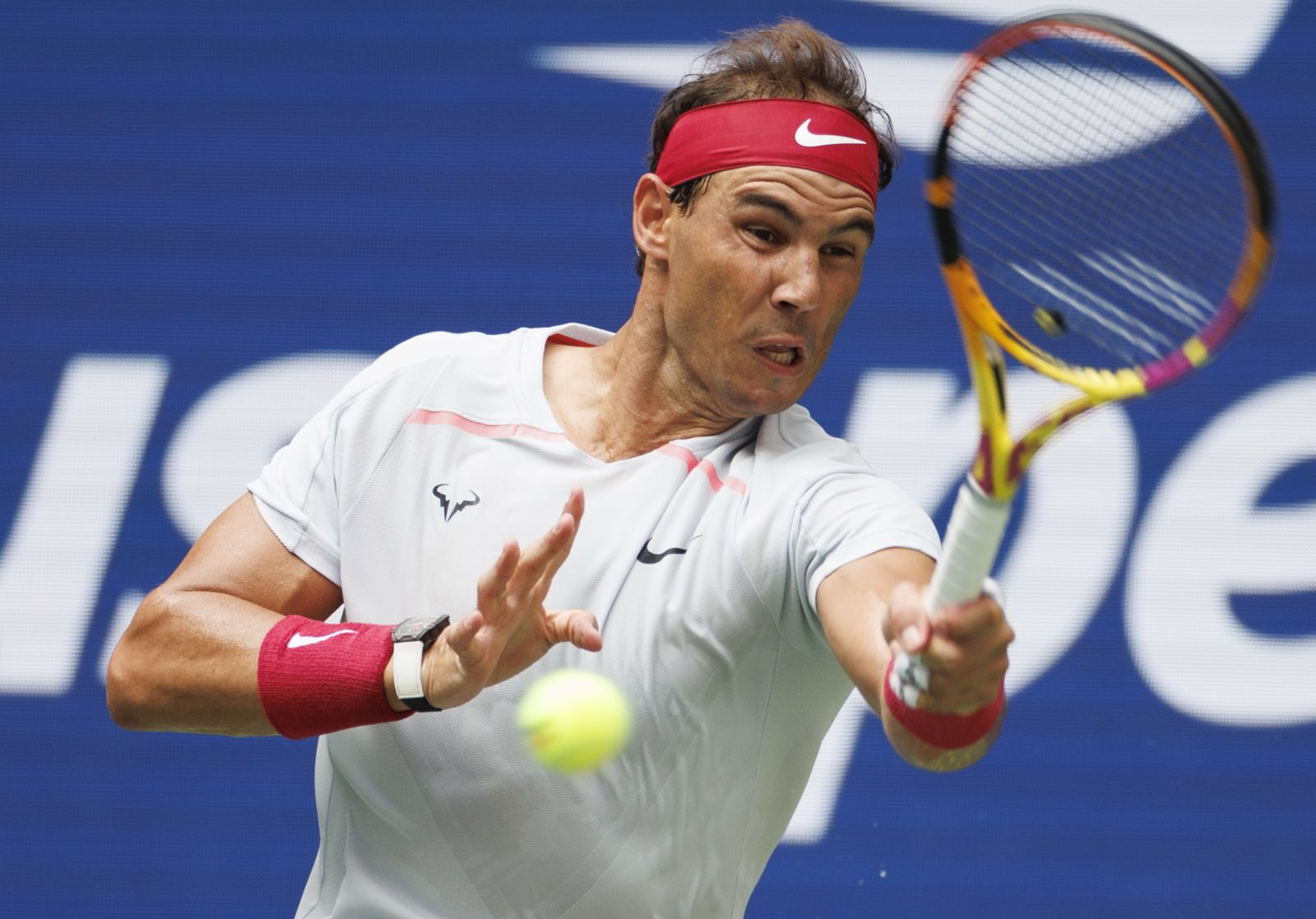epa10162622 Rafael Nadal of Spain hits a return to Frances Tiafoe of the United States in their fourth round match during the US Open Tennis Championships at the USTA National Tennis Center in in Flushing Meadows, New York, USA, 05 September 2022. The US Open runs from 29 August through 11 September.  EPA/CJ GUNTHER