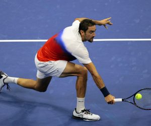 epa10162936 Marin Cilic of Croatia in action against Carlos Alcaraz of Spain, during their fourth round match at the US Open Tennis Championships at the USTA National Tennis Center in Flushing Meadows, New York, USA, 05 September 2022. The US Open runs from 29 August through 11 September.  EPA/BRIAN HIRSCHFELD