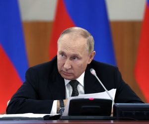 epa10164173 Russian President Vladimir Putin chairs a meeting of the State Council Presidium on the development of the national tourism industry at the Far Eastern Federal University, in Vladivostok, Russia, 06 September 2022.  EPA/VALERIY SHARIFULIN / SPUTNIK / KREMLIN POOL MANDATORY CREDIT