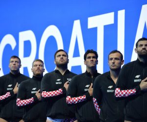 Split, 6.9.2022.- Èetvrtfinalni susret Europskog prvenstva vaterpolista Hrvatska - Gruzija u splitskoj Spaladium Areni. Na slici reprezentacija Hrvatske prije poèetka susreta. 
foto HINA/ Mario STRMOTIÆ/ ua