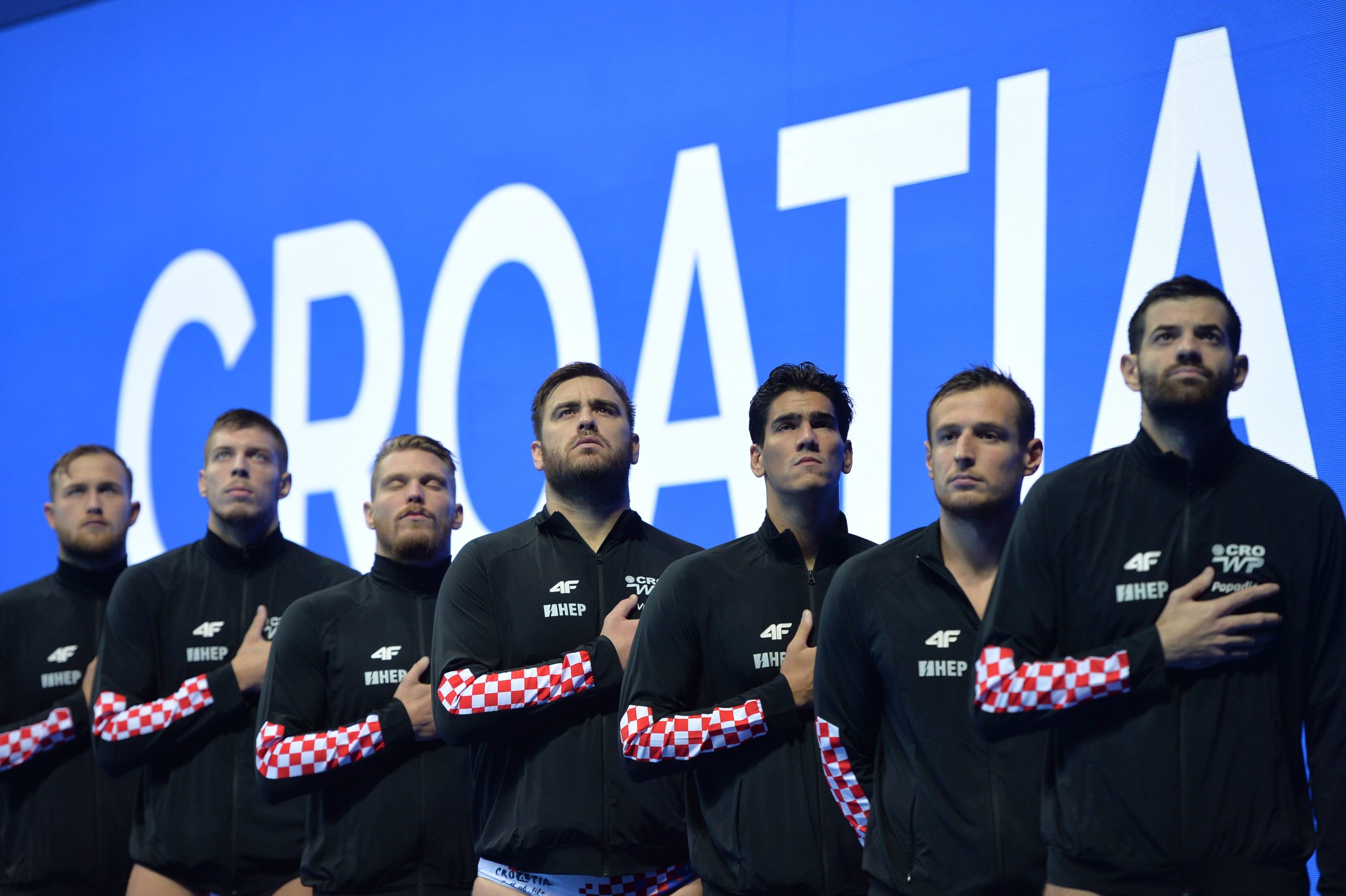 Split, 6.9.2022.- Èetvrtfinalni susret Europskog prvenstva vaterpolista Hrvatska - Gruzija u splitskoj Spaladium Areni. Na slici reprezentacija Hrvatske prije poèetka susreta. 
foto HINA/ Mario STRMOTIÆ/ ua