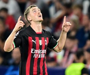 epa10165315 Alexis Saelemaekers of Milan celebrates after scoring the 1-1 during the UEFA Champions League group E match between Red Bull Salzburg and AC Milan in Salzburg, Austria, 06 September 2022.  EPA/CHRISTIAN BRUNA