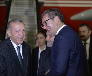 Beograd, 6.9.2022.- Turski predsjednik Recep Tayyip Erdogan stigao je u utorak naveèer u posjet Srbiji, gdje æe se u srijedu susresti s predsjednikom Aleksandrom Vuèiæem koji ga je doèekao u zraènoj luci, izrazivi dobrodolicu "dragom prijatelju", javljaju srbijanski mediji. 
foto HINA/ TANJUG/ RADE PRELIC/ ua