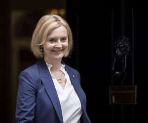 epa10166745 Britain's Prime Minister Liz Truss departs her official residence at 10 Downing Street to appear at her first Prime Minister's Questions at Parliament in London, Britain, 07 September 2022.  Truss will face questions in the Houses of Parliament for the first time since becoming Britain's Prime Minister on 06 September.  EPA/TOLGA AKMEN