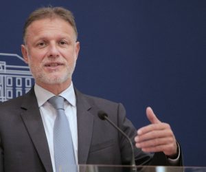 Zagreb,7.09.2022.- Održana je sjednica Predsjedništva Hrvatskoga sabora s predsjednicima klubova zastupnika. Tema sjednice je dnevni red predstojeće sjednice Hrvatskog sabora .Na slici izjava Gordana Jandrokovića nakon sjednice.foto HINA/ Tomislav Pavlek/ tp