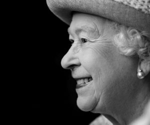 epa10170456 (FILE) - Britain's Queen Elizabeth II smiles during a visit to Kings Lynn Town Hall on the 60th anniversary of her accession to the throne, in Norfolk, Britain, 06 February 2012 (reissued 08 September 2022). According to a statement issued by Buckingham Palace on 08 September 2022, Britain's Queen Elizabeth II has died at her Scottish estate, Balmoral Castle, on 08 September 2022. The 96-year-old Queen was the longest-reigning monarch in British history.  EPA/CHRIS RADBURN UK AND IRELAND OUT SHUTTERSTOCK OUT  EDITORIAL USE ONLY