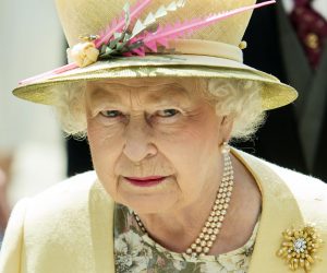 epa10170491 (FILE) - A picture dated 06 June 2015 shows Britain's Queen Elizabeth II arriving for the Derby Day at the Epsom Down Racecourse, in Epsom, outside London, Britain (reissued 08 September 2022). According to a statement issued by Buckingham Palace on 08 September 2022, Britain's Queen Elizabeth II has died at her Scottish estate, Balmoral Castle, on 08 September 2022. The 96-year-old Queen was the longest-reigning monarch in British history.  EPA/FACUNDO ARRIZABALAGA