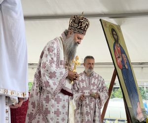 Jasenovac, 10.09.2022.  - Patrijarh srpski Porfirije predvodio je liturgiju. U pitanju je događaj kojeg tradicionalno organizira Eparhija slavonska SPC-a pod nazivom "Dani Svetih novomučenika jasenovačkih". foto HINA/ Srpsko narodno vijeće / ml