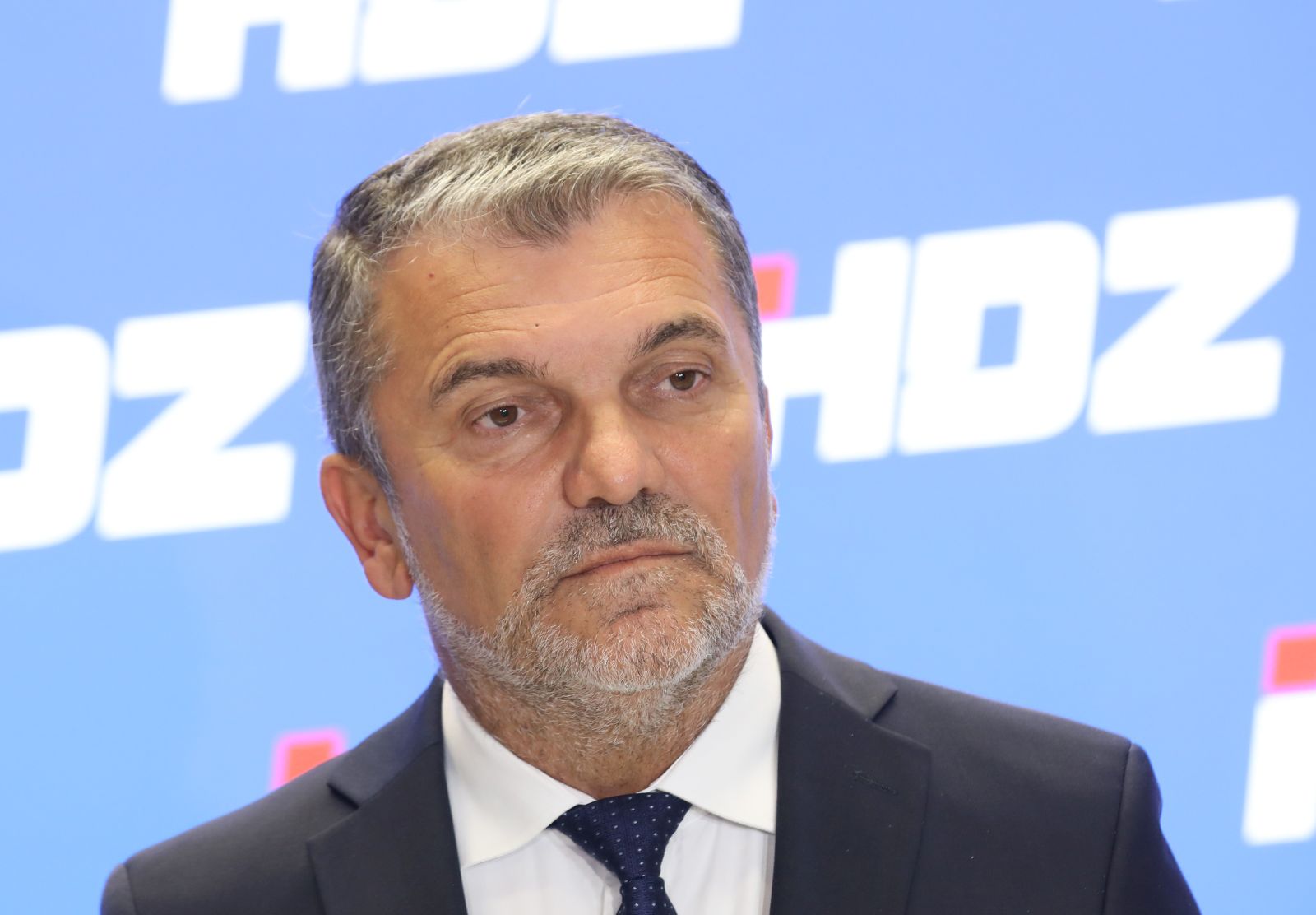 Zagreb, 12.09.2022. -  Sjednica šireg Predsjedništva HDZ-a. Na fotografiji Petar Šimić daje izjavu o vladinim mjerama prije početka predsjedništva HDZ-a.
foto HINA/ Admir BULJUBAŠIĆ/ abu