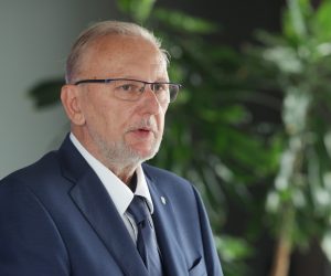 Zagreb, 14.09.2022. - Izjava za medije Davora Božinovića nakon sjednice Vlade o razbijanju kriminalnih skupina u Republici Hrvatskoj. 
Na fotografiji Davor Božinović.
foto HINA/ Edvard ŠUŠAK/ es