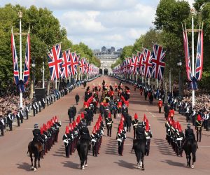 epa10183983 A handout picture provided by by the British Ministry of Defence (MOD) shows the procession of the coffin containing the body of Britain's Queen Elizabeth II on its way from Buckingham Palace to Westminster Hall followed by members of the royal family in London, Britain, 14 September 2022. After a short service the queen’s lying in state will begin, lasting for four days and ending on the morning of the state funeral on the 19 September.  EPA/POPhot Will Haigh/BRITISH MINISTRY OF DEFENCE/HANDOUT MANDATORY CREDIT: MOD/CROWN COPYRIGHT HANDOUT EDITORIAL USE ONLY/NO SALES