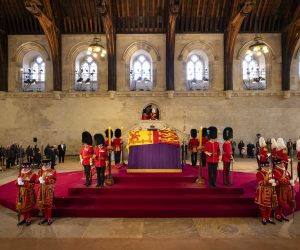 epa10189486 A handout photograph released by the UK Parliament shows members of the public attending the Lying-in-State of Britain's Queen Elizabeth II at the Palace of Westminster in London, Britain, 16 September 2022. The queen's lying in state will last for four days, ending on the morning of the state funeral on the 19 September.  EPA/UK PARLIAMENT/ROGER HARRIS HANDOUT MANDATORY CREDIT HANDOUT EDITORIAL USE ONLY/NO SALES