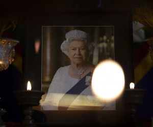 epa10192796 A Picture of Britain's Queen Elizabeth II during a prayer session to mark the State Funeral of Queen Elizabeth II at Ka-Nying Shedrub Ling Monastery in Kathmandu, Nepal, 19 September 2022. Britain's Queen Elizabeth II died at her Scottish estate, Balmoral Castle, on 08 September 2022. The 96-year-old Queen was the longest-reigning monarch in British history.  EPA/NARENDRA SHRESTHA