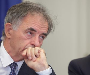 Zagreb, 20.09.2022. - 37. sjednica Odbora za Ustav, Poslovnik i politički sustav gdje se na dnevnom redu našao, između ostalog, Prijedlog za utvrđivanje nacrta promjene ustava Republike Hrvatske.
Na fotografiji Milorad Pupovac.
foto HINA/ Edvard ŠUŠAK/ es