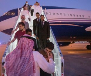 epa10198587 A handout photo made available by Saudi Press Agency (SPA) shows prisoners released from Russia arriving at the airport in Riyadh, Saudi Arabia, 21 September 2022 (issued 22 September 2022). According to the Saudi Ministry of Foreign Affairs, mediation efforts carried by Crown Prince and Deputy Prime Minister Mohammad bin Salman Al Saud, led to the release of ten prisoners of war (POWs) including Moroccan, US, UK, Swedish and Croatian nationals, as part of an exchange of POWs between Russia and Ukraine.  EPA/SAUDI PRESS AGENCY HANDOUT  HANDOUT EDITORIAL USE ONLY/NO SALES