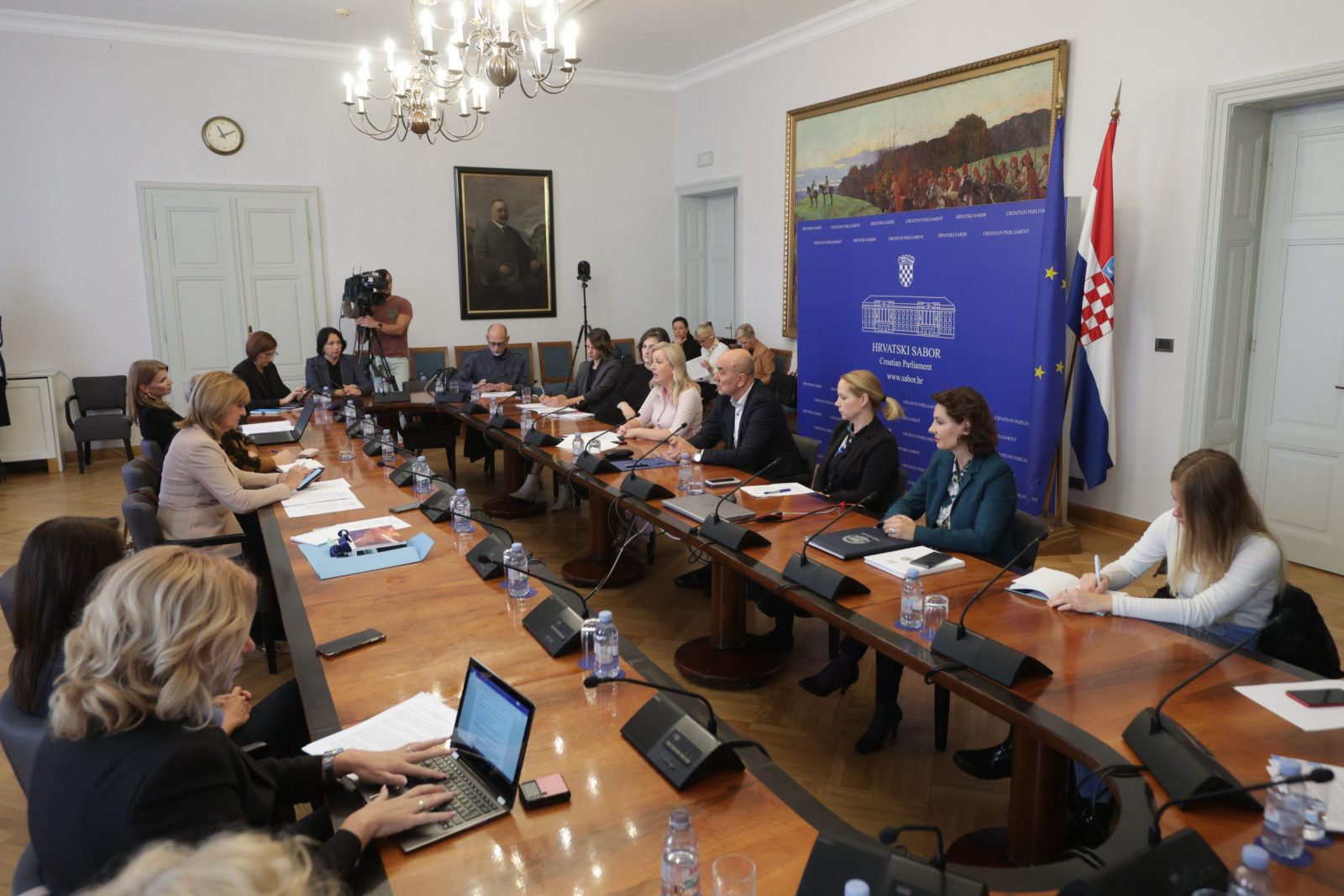 Zagreb, 22.09.2022. - Sjednica Odbora za ravnopravnost spolova povodom obilježavanja "22. rujna – Nacionalnog dana borbe protiv nasilja nad ženama" te rasprava na temu "Femicid" potaknuta nedavnim tragičnim slučajevima femicida – najtežeg oblika nasilja nad ženama.
foto HINA/ Edvard ŠUŠAK/ es