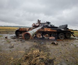 epa10202102 A heavily damaged Russian tank in the Kupiansk Raion district, Kharkiv Oblast, 23 September 2022, where a recent counter-offensive by Ukrainian forces led to the withdrawal of Russian troops who occupied the area. Kharkiv and surrounding areas have been the target of heavy shelling since February 2022, when Russian troops entered Ukraine starting a conflict that has provoked destruction and a humanitarian crisis.  EPA/SERGEY KOZLOV
