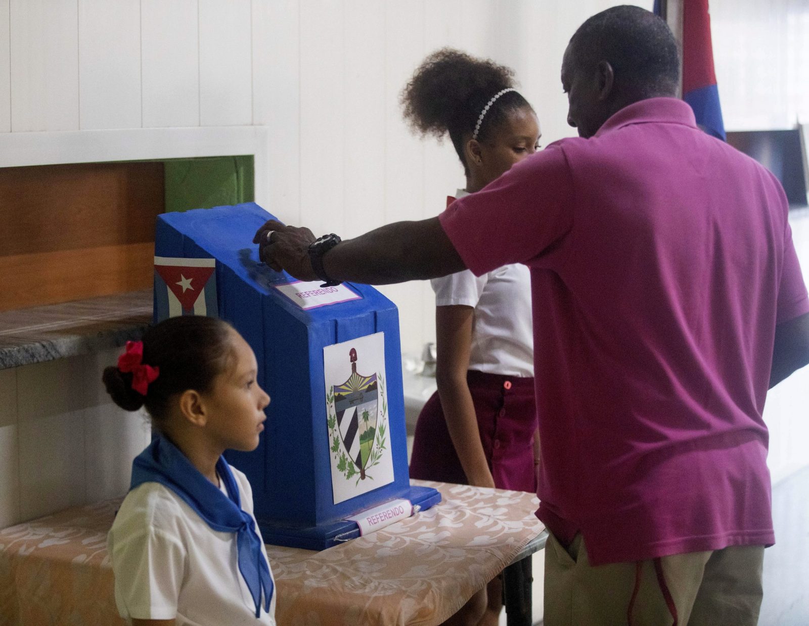 epa10206163 A man votes during the referendum on the new family code in Havana, Cuba, 25 September 2022. More than 16 percent of the almost 8.5 million Cubans called to vote in the referendum on the Family Code had gone to the polls by 9 a.m. local time, according to the National Electoral Council.  EPA/Yander Zamora