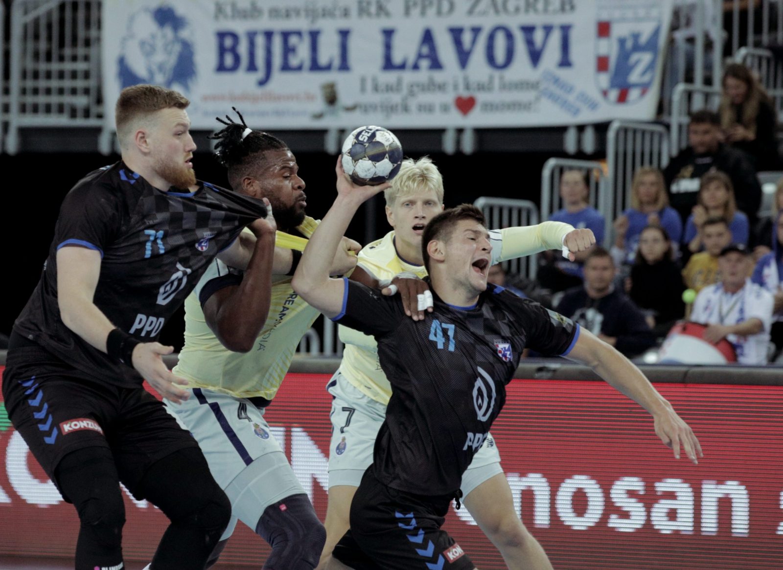 Zagreb, 28.09.2022. - Utakmica 3. kola skupine A rukometne Lige prvaka PPD Zagreb - Porto. Na fotografiji Aleks Kavčić.
foto HINA/ Tomislav PAVLEK/ ml