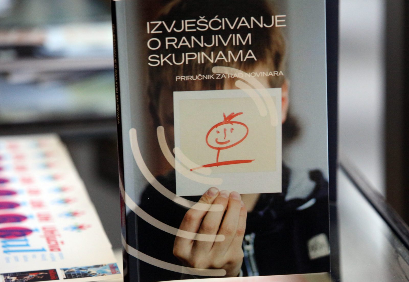 Zagreb, 28.09.2022. - Na konferenciji za novinare u Matici hrvatskoj predstavljeni su rezultati projekta "Ukljuèiva kultura - potpora socijalnoj inkluziji kroz kulturu putem Vijenca" koji Matica sa svojim partnerima provodi od 1. listopada 2020. do 30. rujna 2022. Na fotografiji broura Matice hrvatske. foto HINA /Zvonimir KUHTIÆ/ kuzo