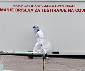 01.03.2022., Sibenik - Svakoga dana sve je manje oboljelih od koronavirusa pa je i pritisak na punktovima testiranja puno manji a redova skoro vise pa i da nema.
 Photo: Hrvoje Jelavic/PIXSELL