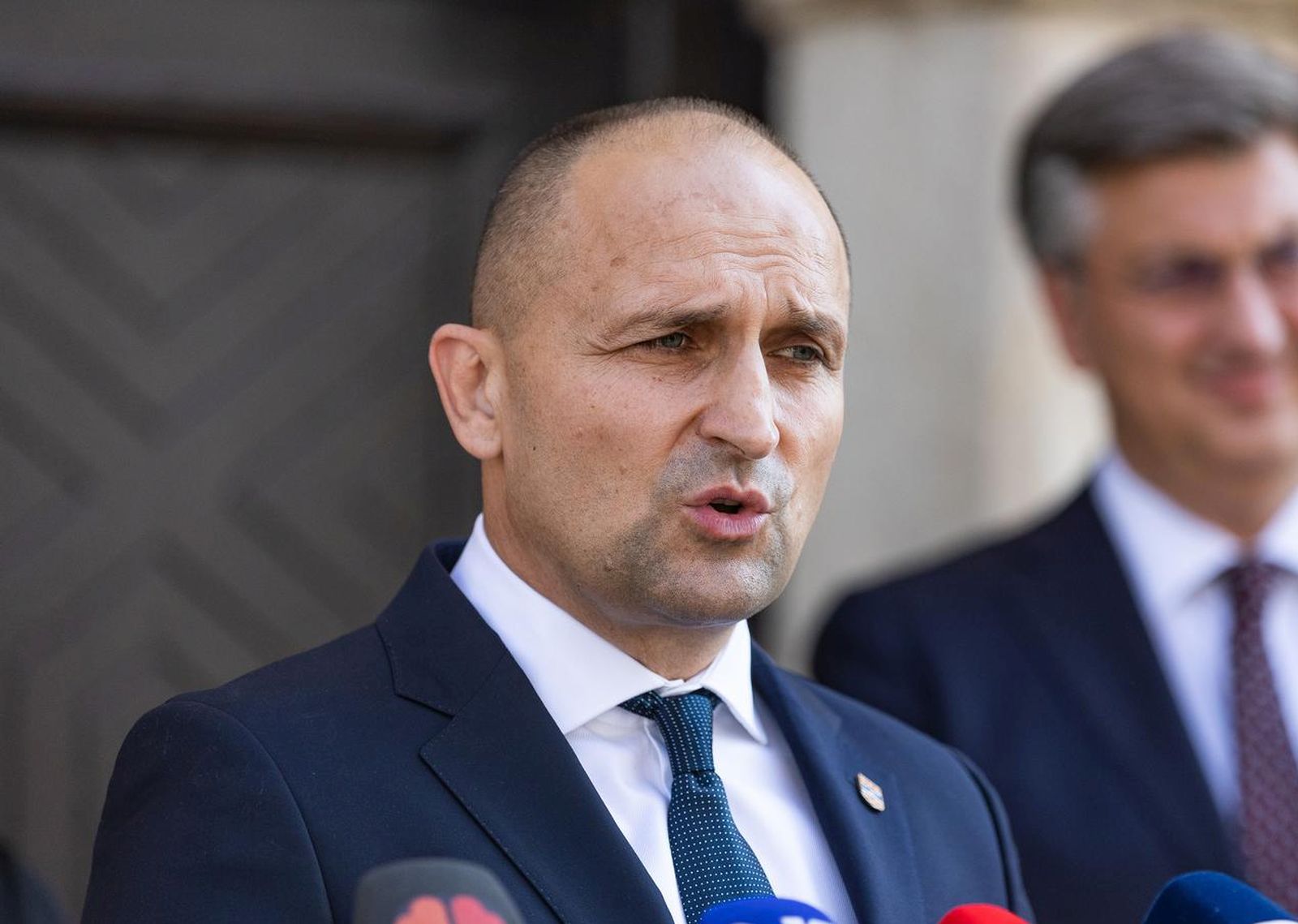 01.07.2022., Osijek - Zupan Osjecko-baranjske zupanije Ivan Anusic dao je izjavu medijima ispred Gradske uprave nakon sastanka s gradonacelnikom Osijeka Ivanom Radicem i predsjednikom Vlade RH Andrejom Plenkovicem.   Photo: Davor Javorovic/PIXSELL