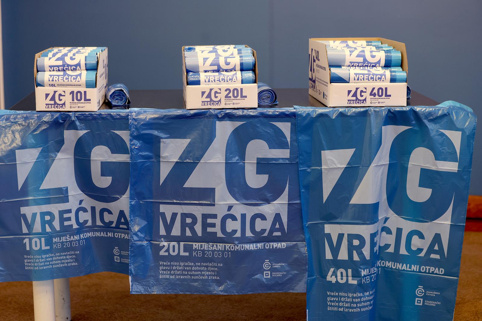 01.09.2022., Zagreb - Gradonacelnik Grada Zagreba Tomislav Tomasevic te predstavnici Zagrebackog holdinga - podruznice Cistoca predstavili su pripremne aktivnosti vezane za uvodjenje novog modela prikupljanja mijesanog komunalnog otpada.  Photo: Igor Kralj/PIXSELL