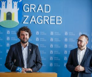 02.09.2022., Zagreb - Konferencija za medije na kojoj su gradonacelnik Grada Zagreba Tomislav Tomasevic i ravnatelj Instituta za drustvena istrazivanja u Zagrebu Boris Jokic te gradski procelnik za obrazovanje Luka Juros predstavili novosti vezane za uvodjenje izbornog predmeta "Skola i zajednica" u novoj nastavnoj godini.  Photo: Slavko Midzor/PIXSELL