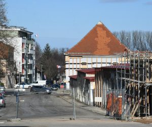 03.02.2022., Petrinja - Jos uvijek dosta rusevnih kuca podsjecaju na razorni potres koji je 29.prosinca 2020.pogodio grad. Photo: Nikola Cutuk/PIXSELL