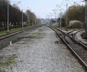 03.04.2022., Zagreb - Jedna maloljetna osoba smrtno je stradala u naletu vlaka na juznom kolosijeku magistralne pruge 102 Zagreb - Dugo Selo u blizini cvorista s prugom Zagreb-Resnik.  Photo: Zeljko Hladika/PIXSELL