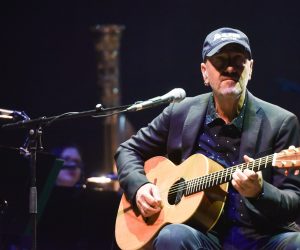 05.04.2019., Zagreb - U Velikoj dvorani Vatroslava Lisinskog uz Zagrebacku filharmoniju nastupio je rock gitarist Vlatko Stefanovski.rPhoto: Davorin Visnjic/PIXSELL r